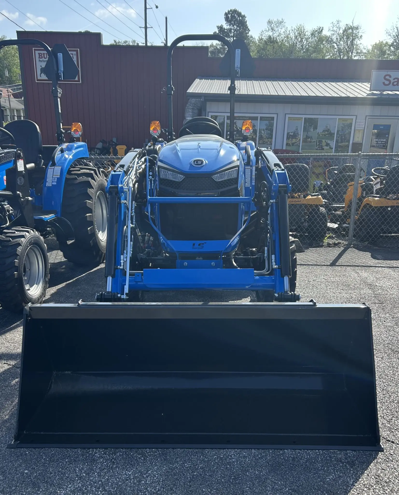 MT226E-HT Tractor