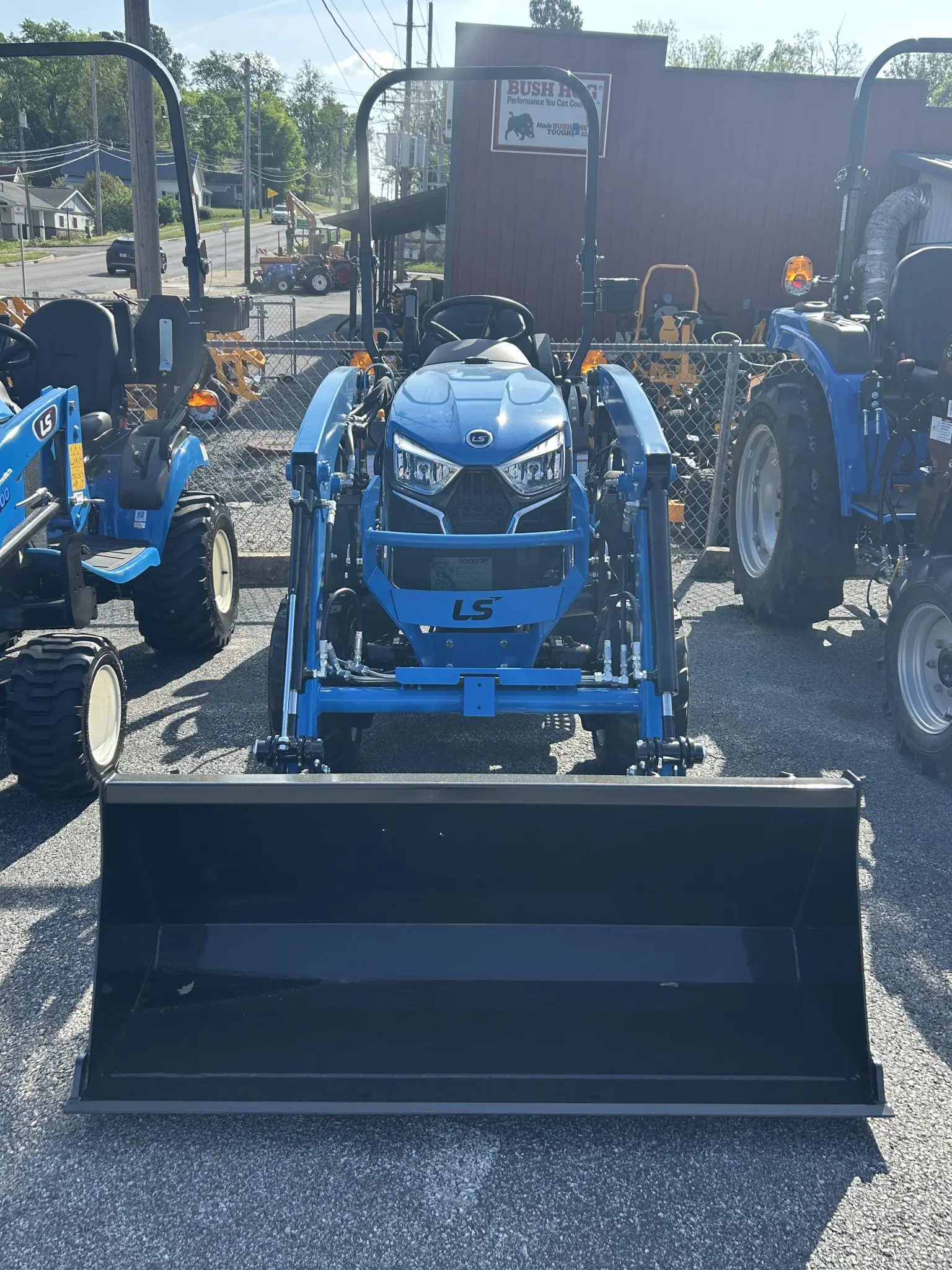 MT225S-HT Tractor
