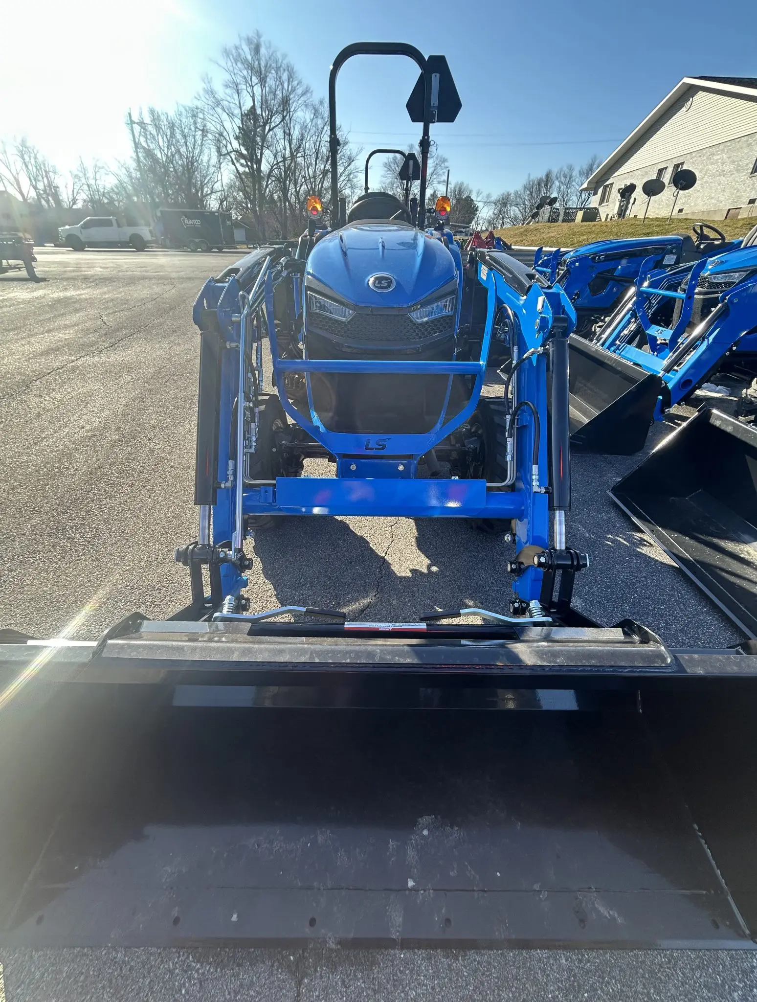 MT242-HT Tractor