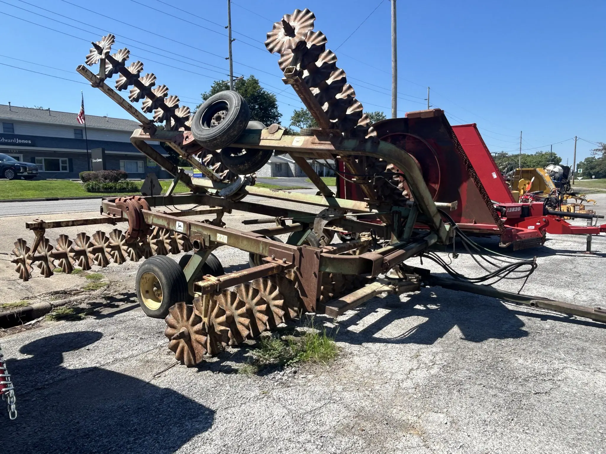 John Deere 220