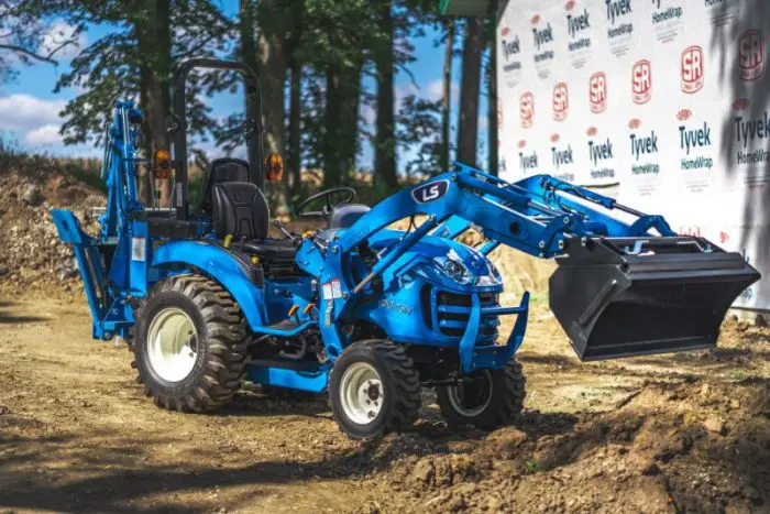 XJ2025H - 24.4HP - C and K EQUIPMENT - AUTO SALES
